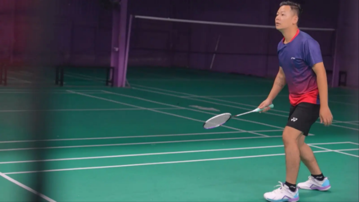 Rộn ràng không khí chơi cầu lông buổi sáng ở Hà Nội